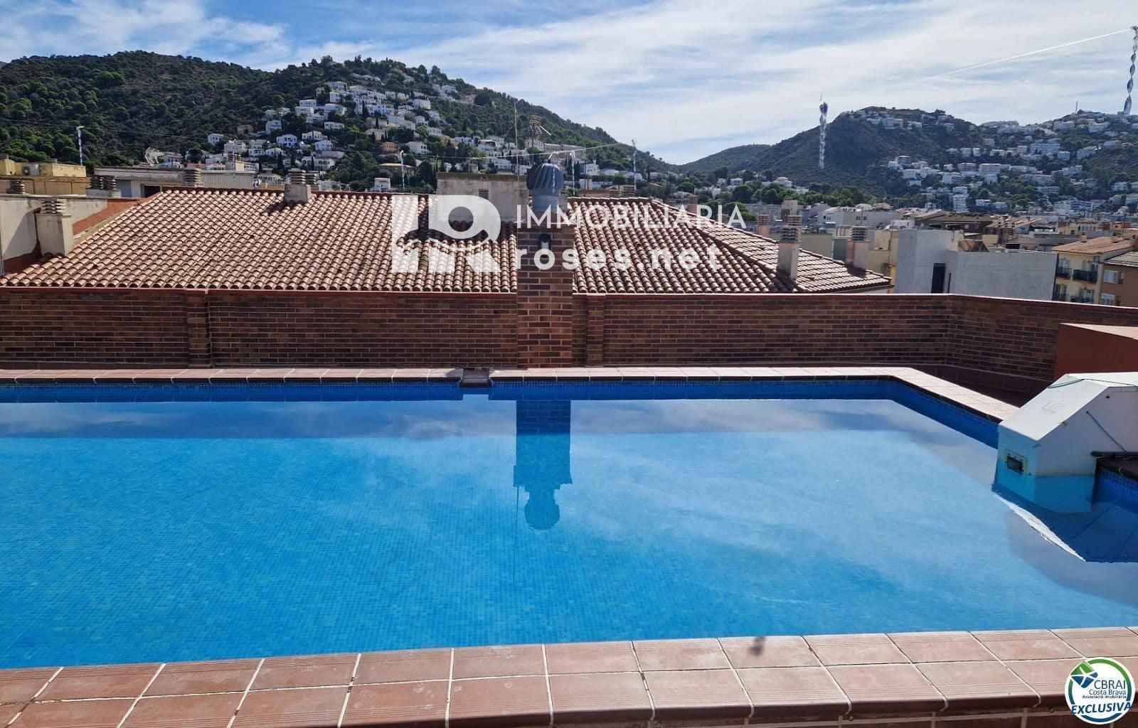 Piso de 3 habitaciones en Roses en venta con piscina garaje - 340.000 € (Ref: 10100553)