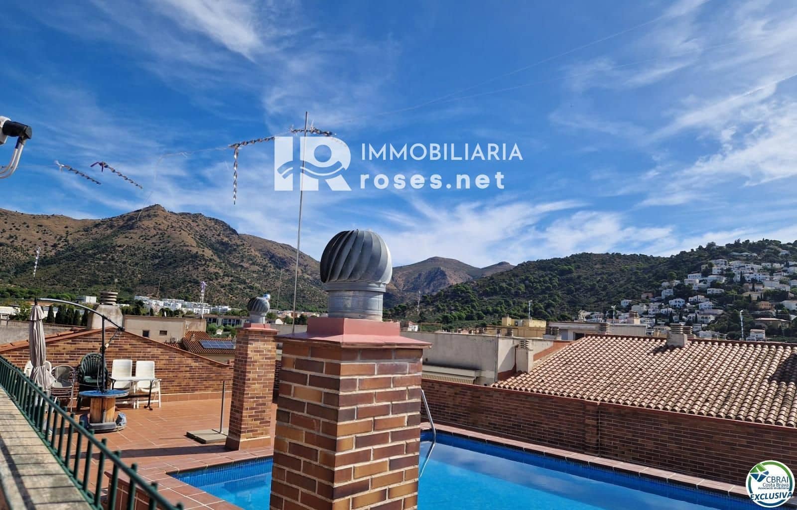 Piso de 3 habitaciones en Roses en venta con piscina garaje - 340.000 € (Ref: 10100553)