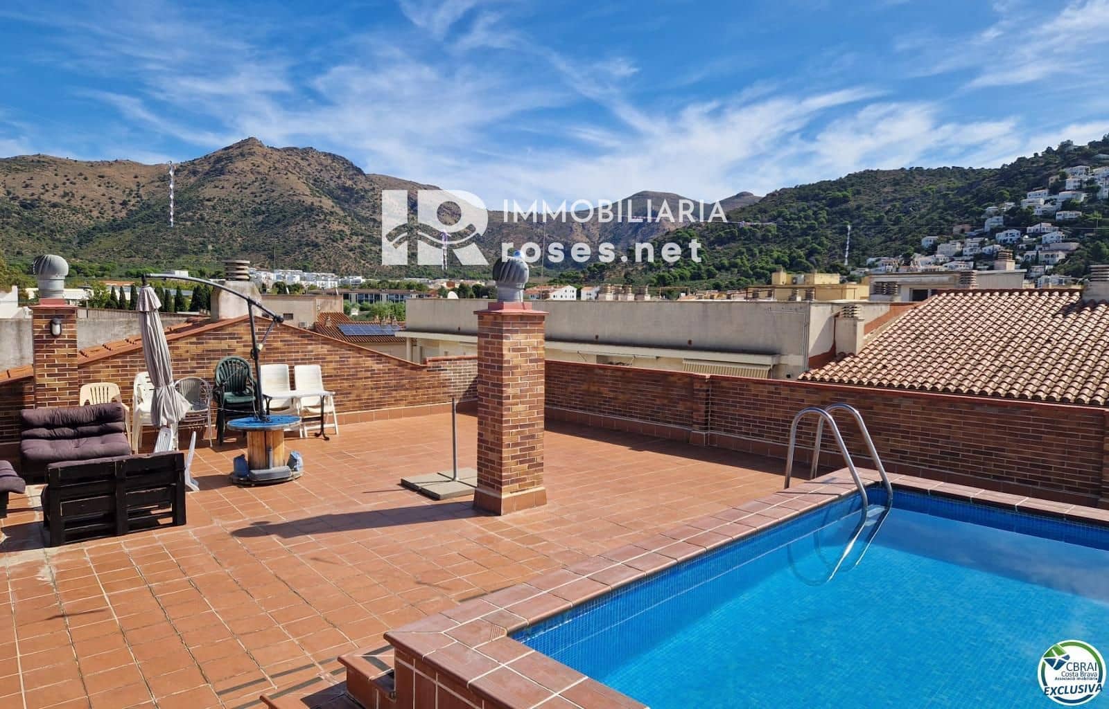 Piso de 3 habitaciones en Roses en venta con piscina garaje - 340.000 € (Ref: 10100553)