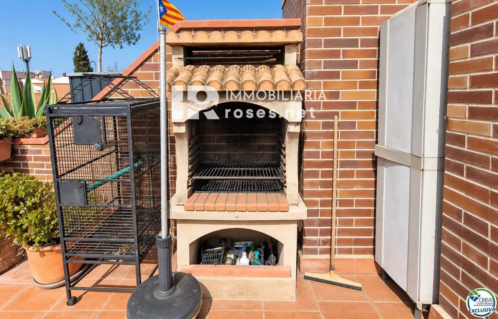 Piso de 3 habitaciones en Roses en venta con piscina garaje - 340.000 € (Ref: 10100553)