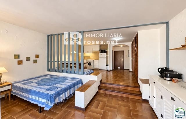Piso en Santa Margarida, Roses en venta - 185.000 € (Ref: 10100554)