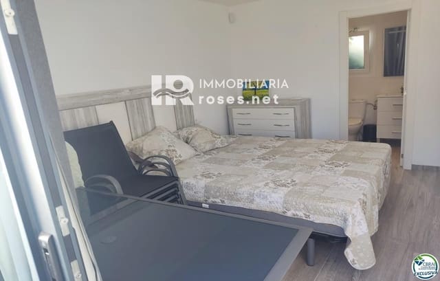 3 makuuhuone Huvila myytävänä paikassa Empuriabrava, Castelló d'Empúries mukana uima-altaan 
autotalli - 475 000 € (Ref: 10111879)