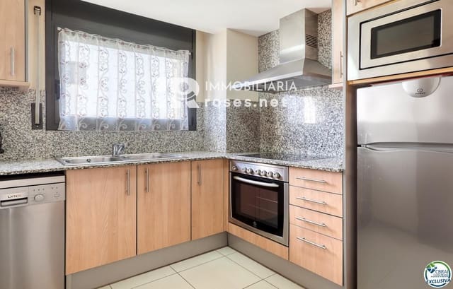 2 sovrum Lägenhet till salu i Santa Margarida, Roses med pool garage - 365 000 € (Ref: 10130175)