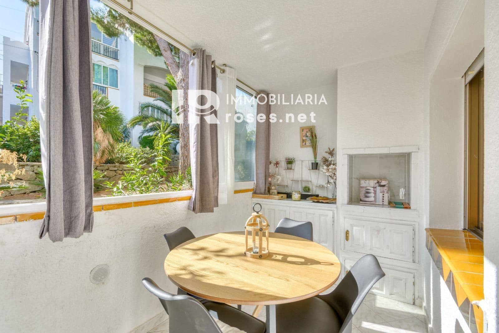1 chambre Appartement à vendre à Roses avec piscine garage - 139 500 € (Ref: 10132051)