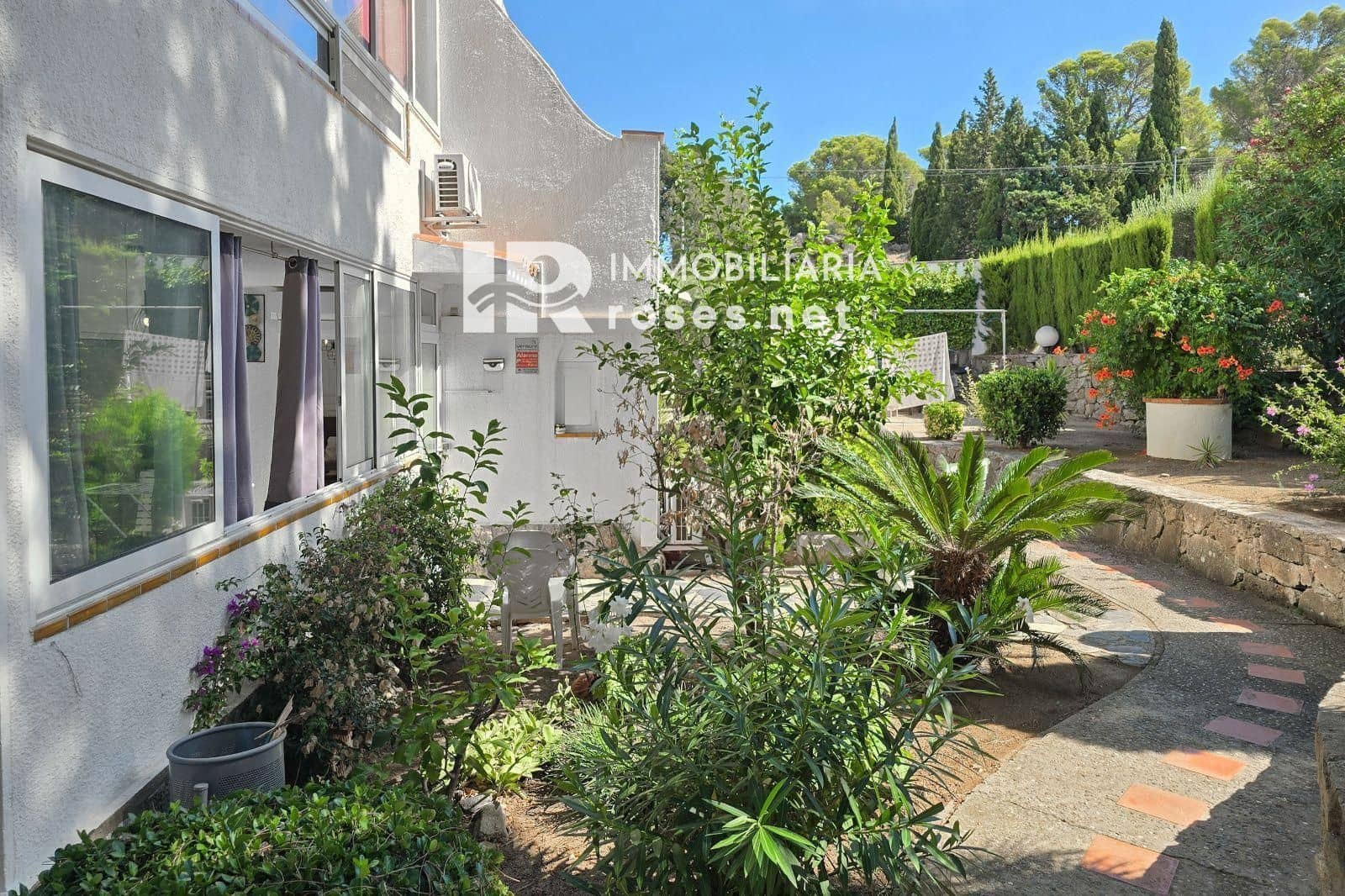 1 chambre Appartement à vendre à Roses avec piscine garage - 139 500 € (Ref: 10132051)