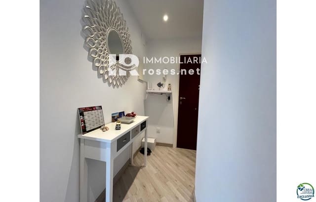 Flat for sale in Empuriabrava, Castelló d'Empúries - € 169,000 (Ref: 10136324)