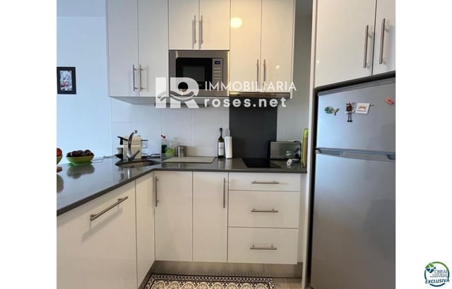 Flat for sale in Empuriabrava, Castelló d'Empúries - € 169,000 (Ref: 10136324)