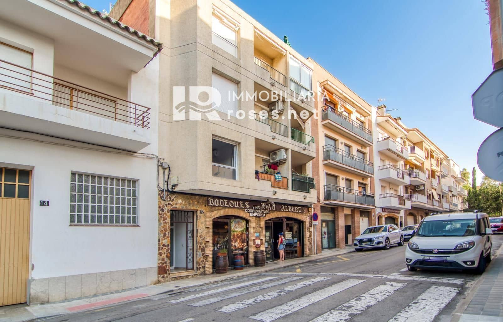 2 bedroom Flat for sale in Roses - € 169,500 (Ref: 10140050)