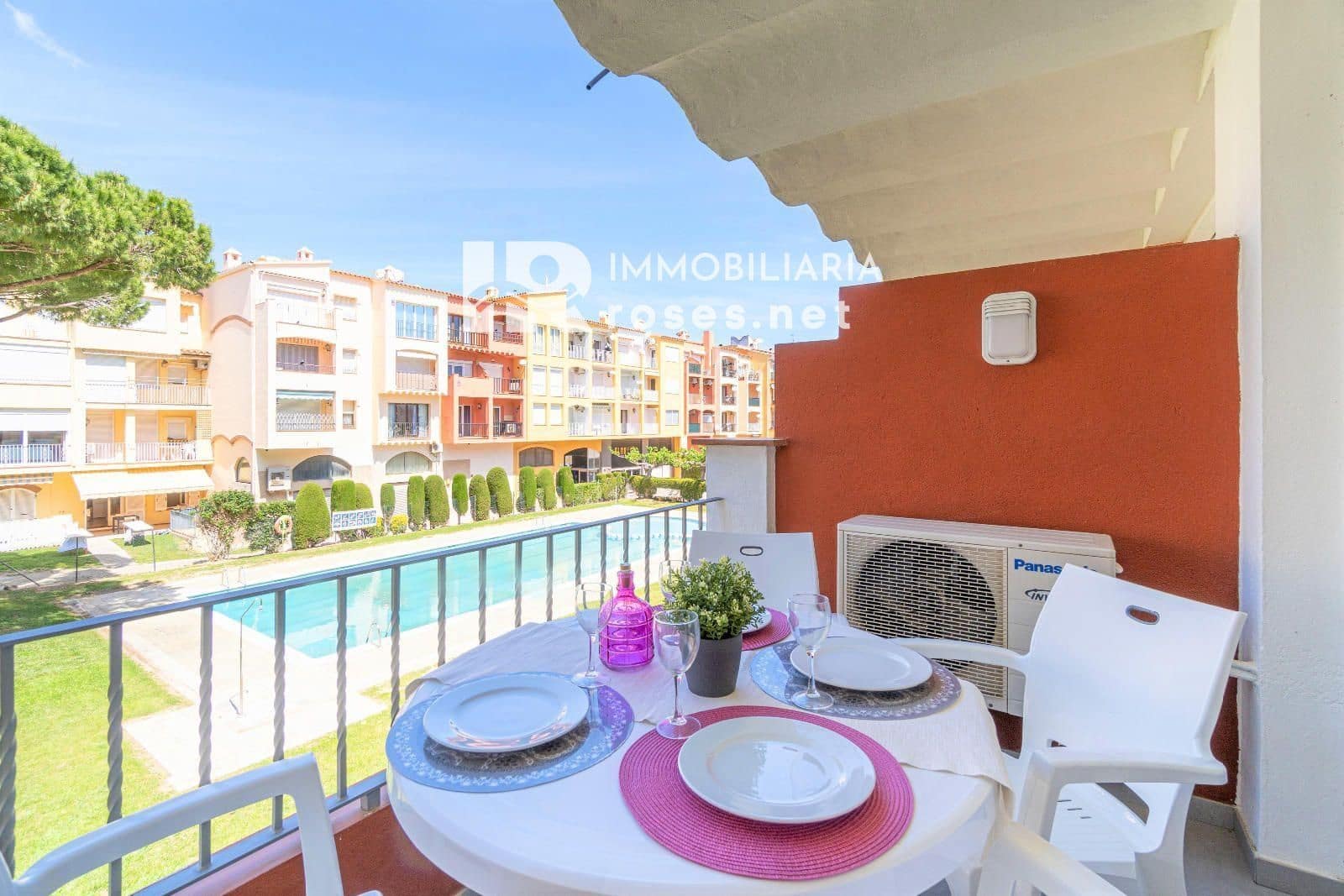 2 slaapkamer Flat te koop in Empuriabrava met zwembad - € 257.000 (Ref: 10155570)