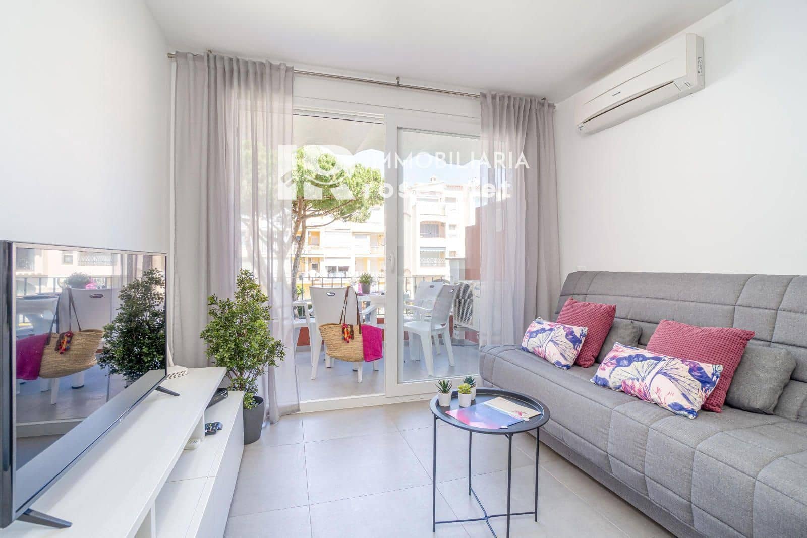 2 slaapkamer Flat te koop in Empuriabrava met zwembad - € 257.000 (Ref: 10155570)