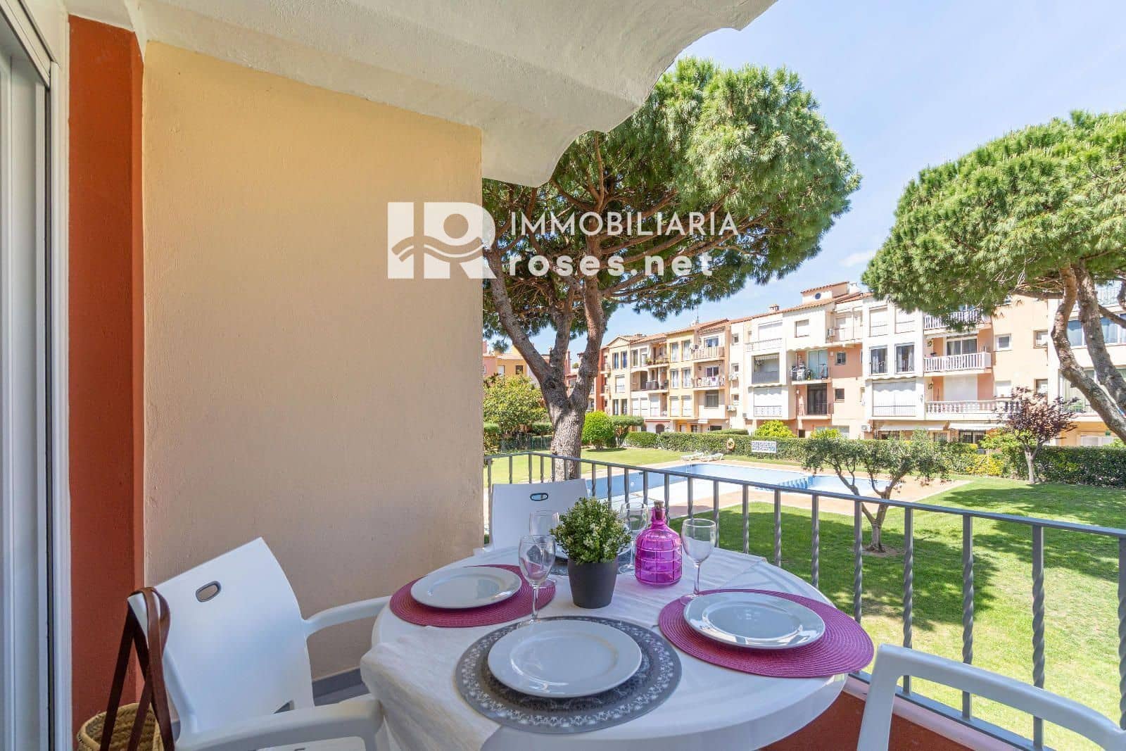 2 slaapkamer Flat te koop in Empuriabrava met zwembad - € 257.000 (Ref: 10155570)