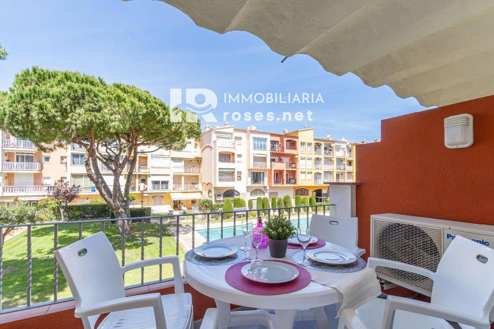2 slaapkamer Flat te koop in Empuriabrava met zwembad - € 257.000 (Ref: 10155570)