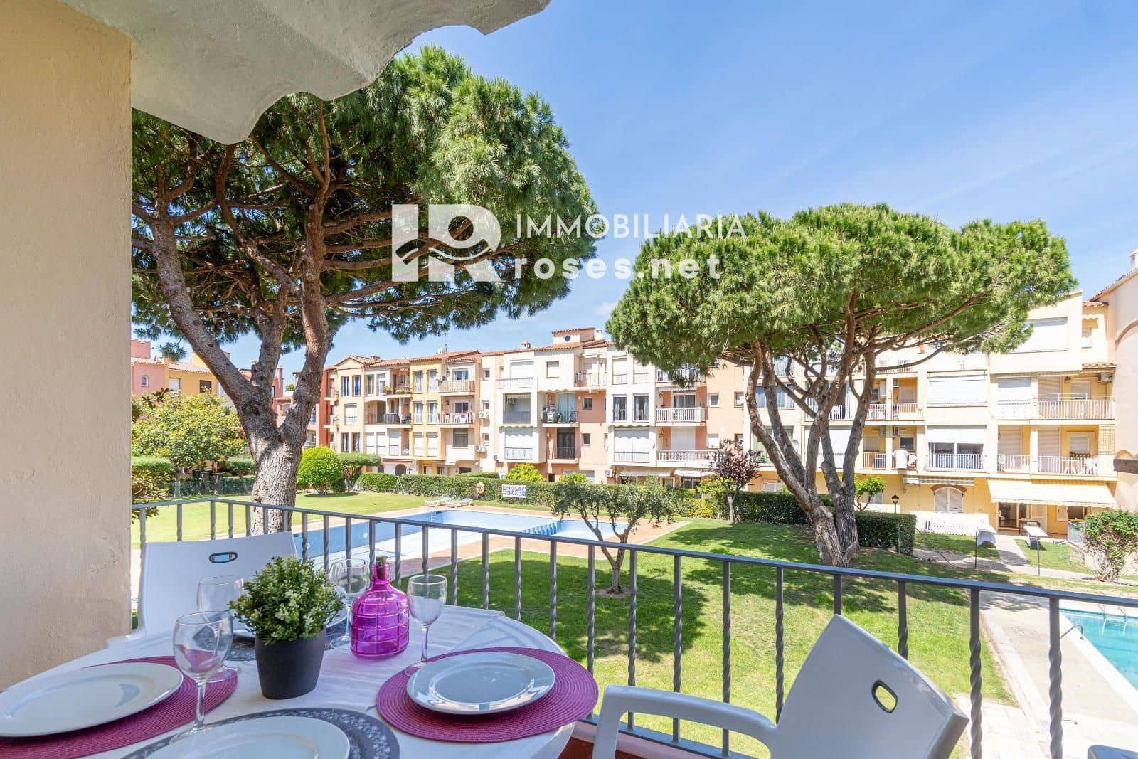 2 slaapkamer Flat te koop in Empuriabrava met zwembad - € 257.000 (Ref: 10155570)