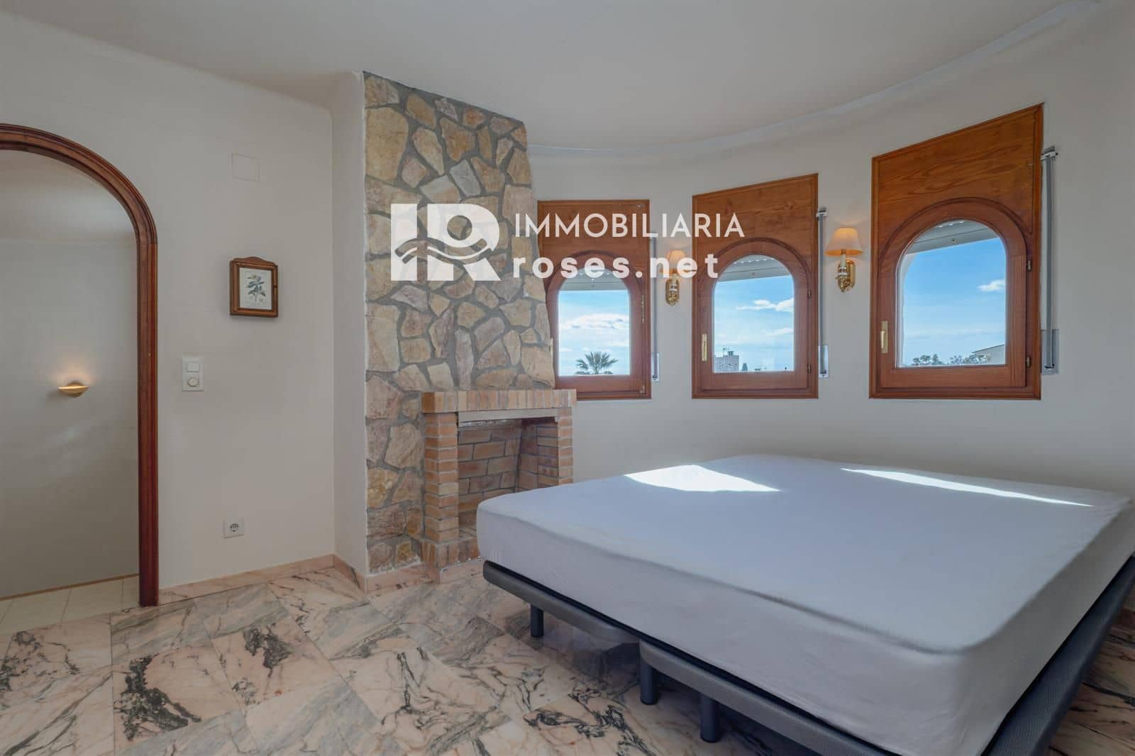3 soverom Villa til salgs i Empuriabrava med svømmebasseng garasje - € 460 000 (Ref: 10158127)