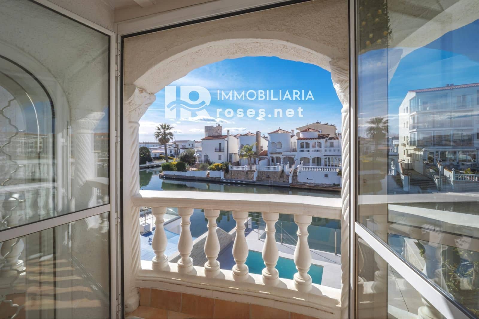 3 soverom Villa til salgs i Empuriabrava med svømmebasseng garasje - € 460 000 (Ref: 10158127)
