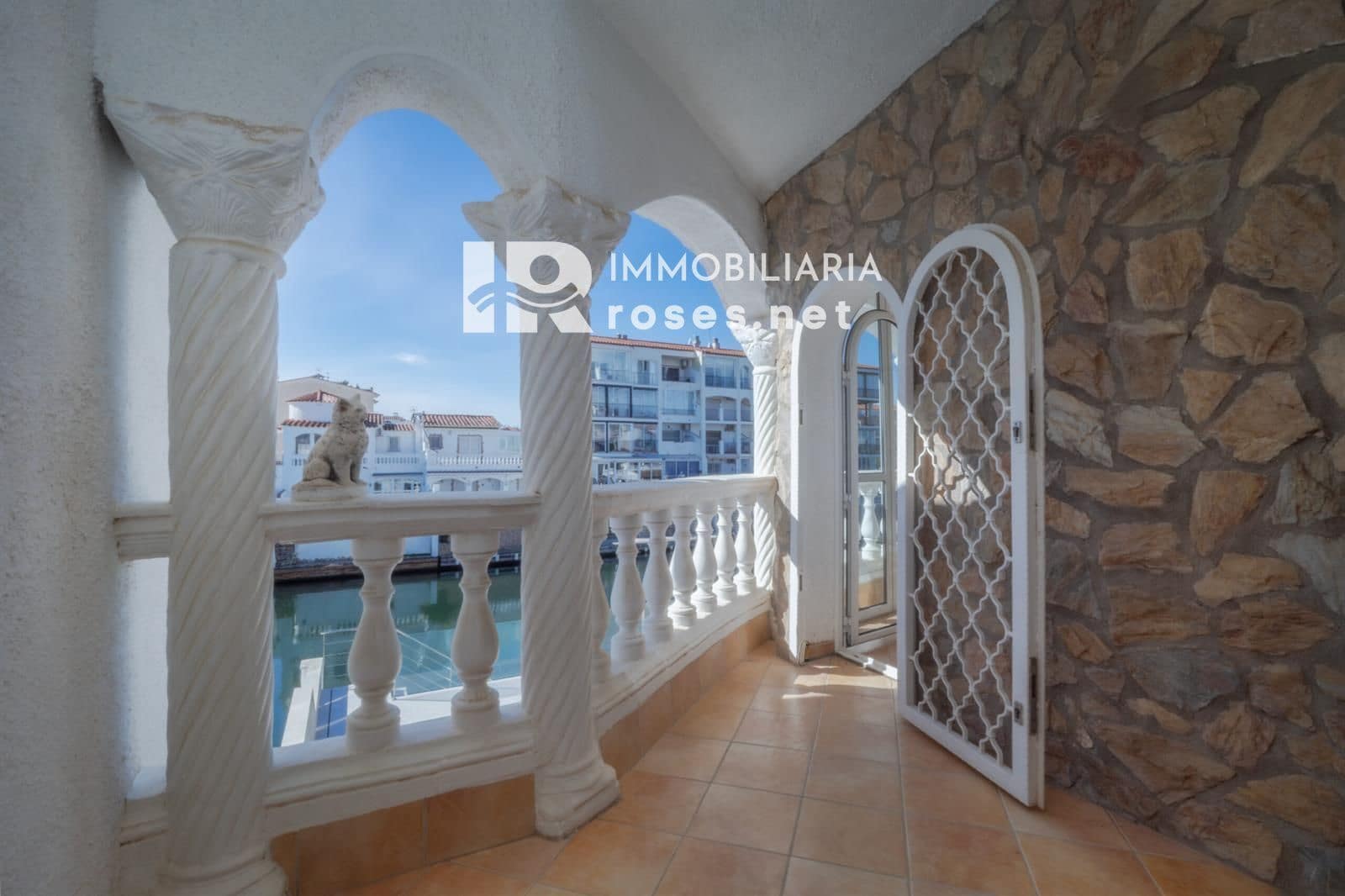 3 soverom Villa til salgs i Empuriabrava med svømmebasseng garasje - € 460 000 (Ref: 10158127)