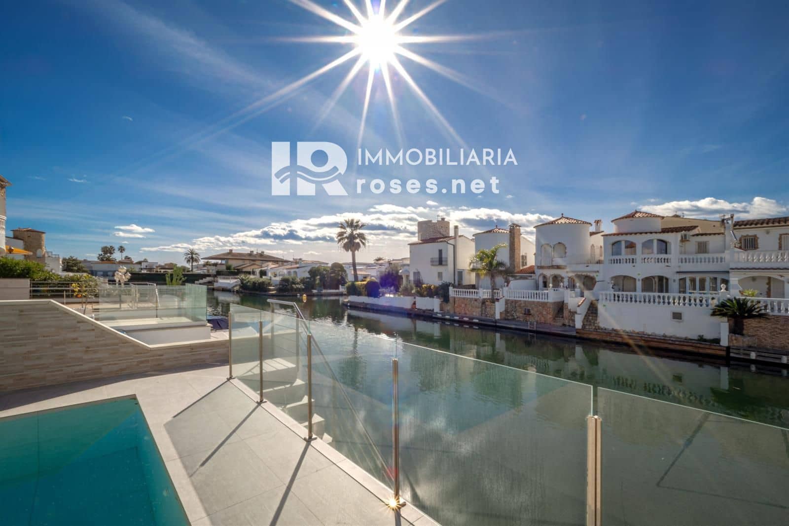 3 soverom Villa til salgs i Empuriabrava med svømmebasseng garasje - € 460 000 (Ref: 10158127)