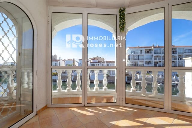 3 soverom Villa til salgs i Empuriabrava, Castelló d'Empúries med svømmebasseng garasje - € 460 000 (Ref: 10158127)