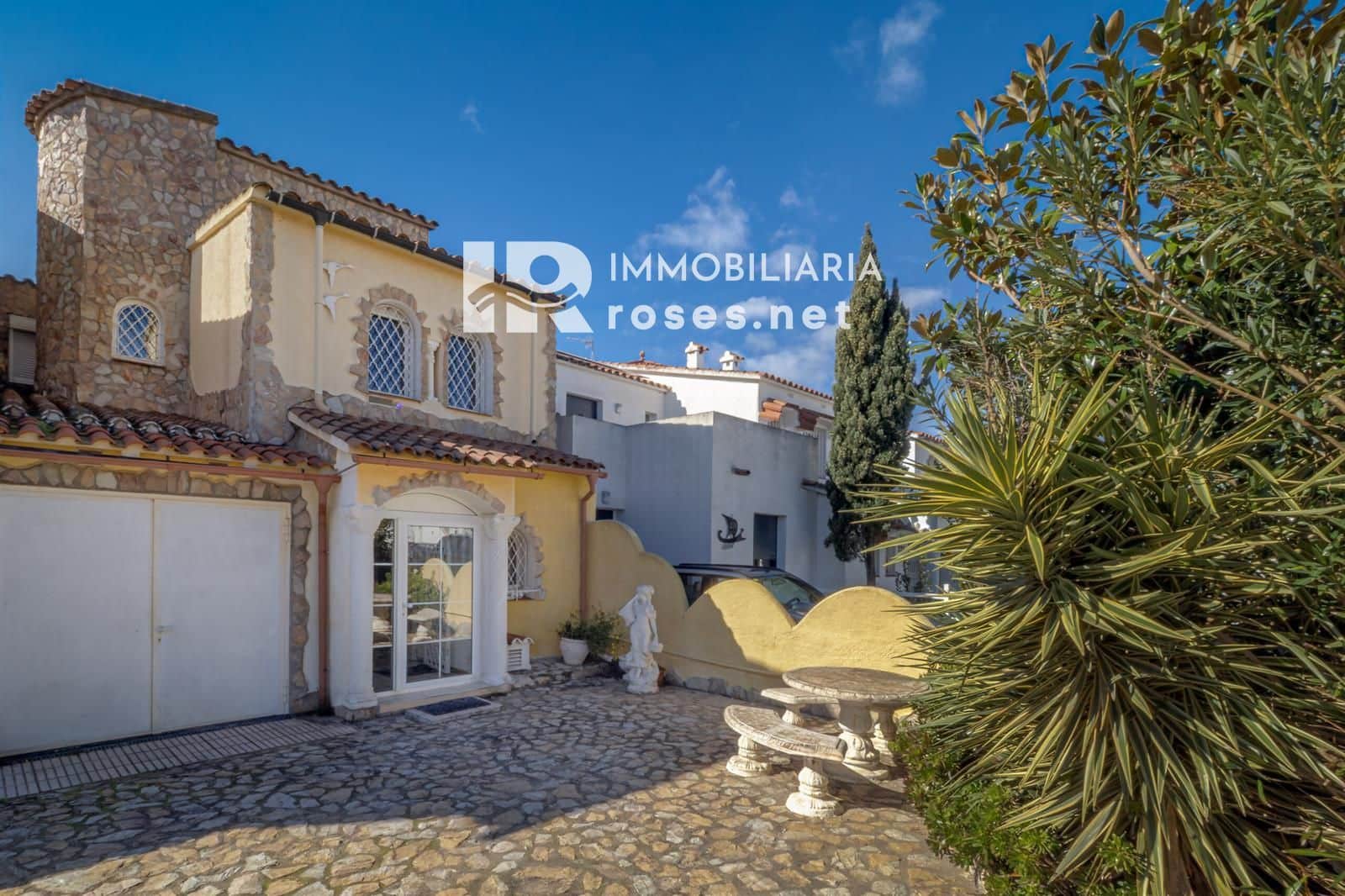 3 soverom Villa til salgs i Empuriabrava med svømmebasseng garasje - € 460 000 (Ref: 10158127)