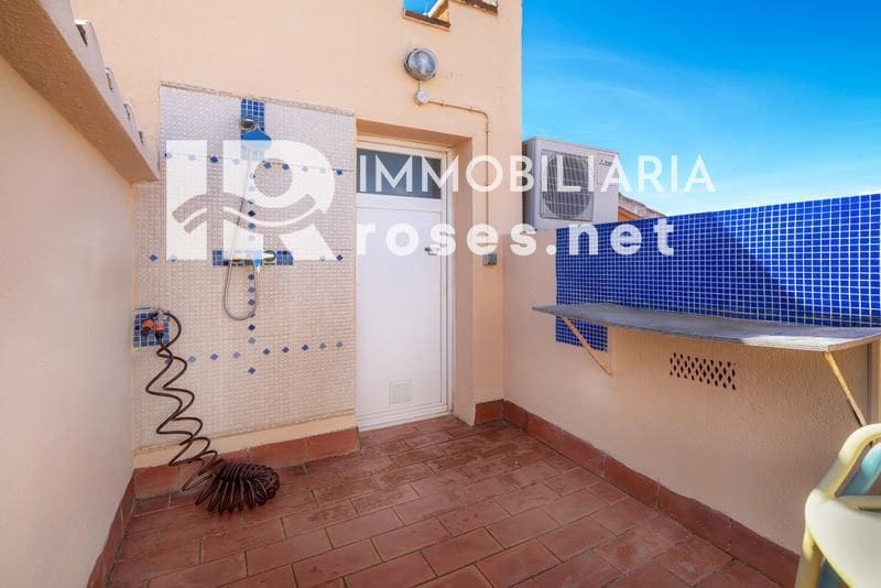 2 slaapkamer Flat te koop in Empuriabrava met zwembad - € 188.000 (Ref: 10159765)
