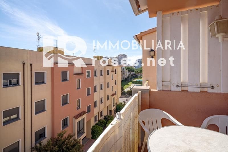 2 slaapkamer Flat te koop in Empuriabrava met zwembad - € 188.000 (Ref: 10159765)