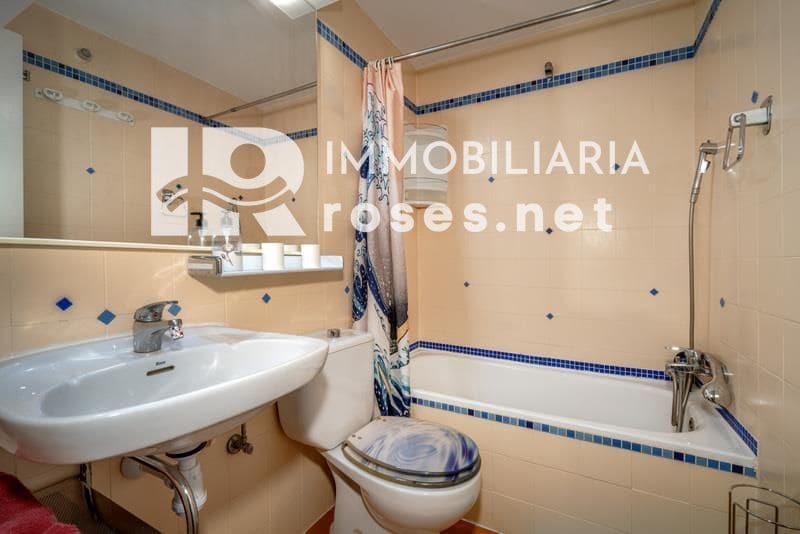 2 slaapkamer Flat te koop in Empuriabrava met zwembad - € 188.000 (Ref: 10159765)