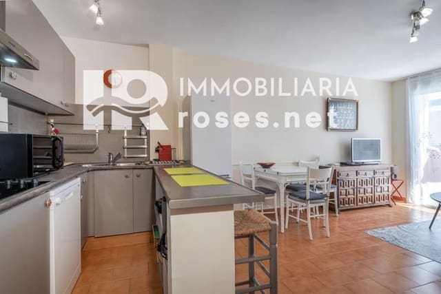 2 slaapkamer Flat te koop in Empuriabrava, Castelló d'Empúries met zwembad - € 188.000 (Ref: 10159765)