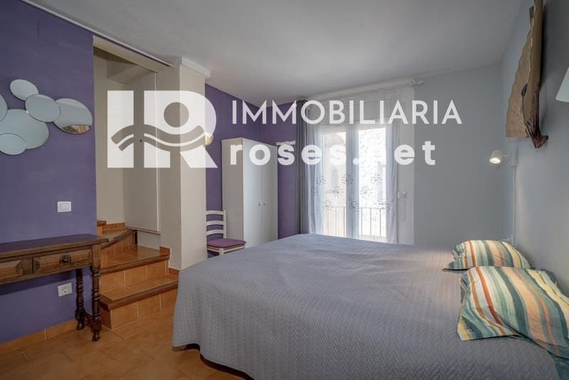 Piso de 2 habitaciones en Empuriabrava en venta con piscina - 188.000 € (Ref: 10167452)