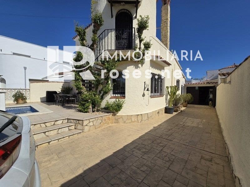 2 Zimmer Villa zu verkaufen in Empuriabrava mit Pool Garage - 495.000 € (Ref: 10169348)