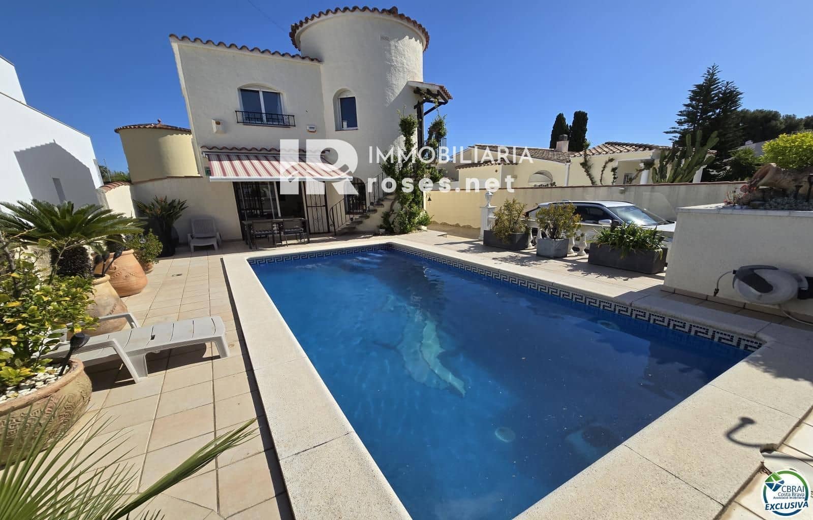 2 Zimmer Villa zu verkaufen in Empuriabrava mit Pool Garage - 495.000 € (Ref: 10169348)