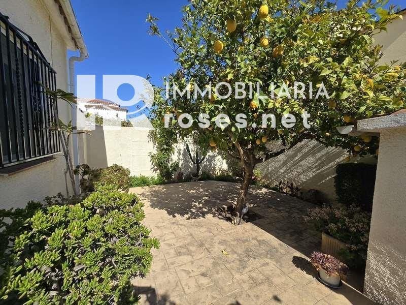 2 Zimmer Villa zu verkaufen in Empuriabrava mit Pool Garage - 495.000 € (Ref: 10169348)