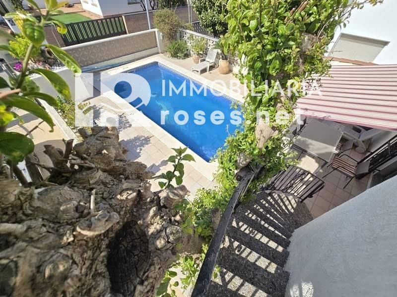 2 Zimmer Villa zu verkaufen in Empuriabrava mit Pool Garage - 495.000 € (Ref: 10169348)