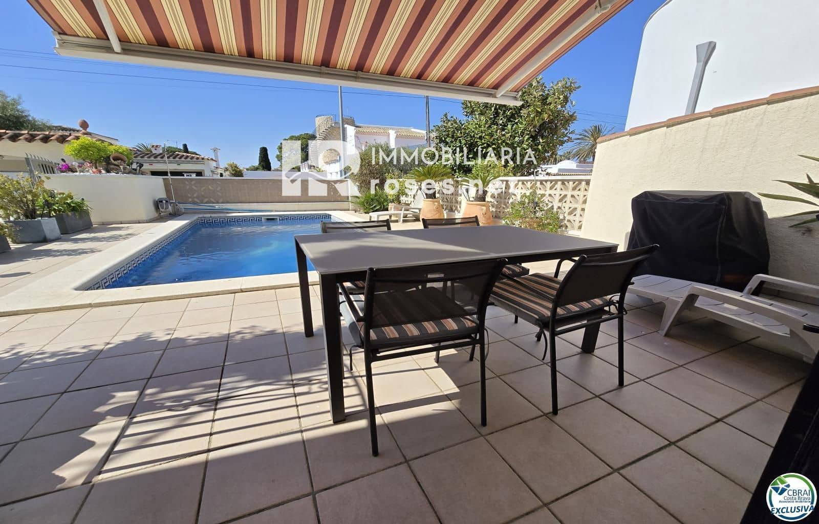 2 Zimmer Villa zu verkaufen in Empuriabrava mit Pool Garage - 495.000 € (Ref: 10169348)
