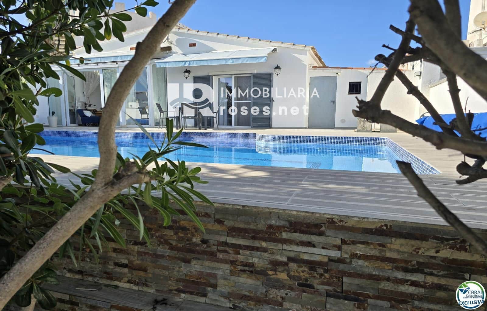 3 sovrum Villa till salu i Empuriabrava med pool garage - 849 000 € (Ref: 10185465)