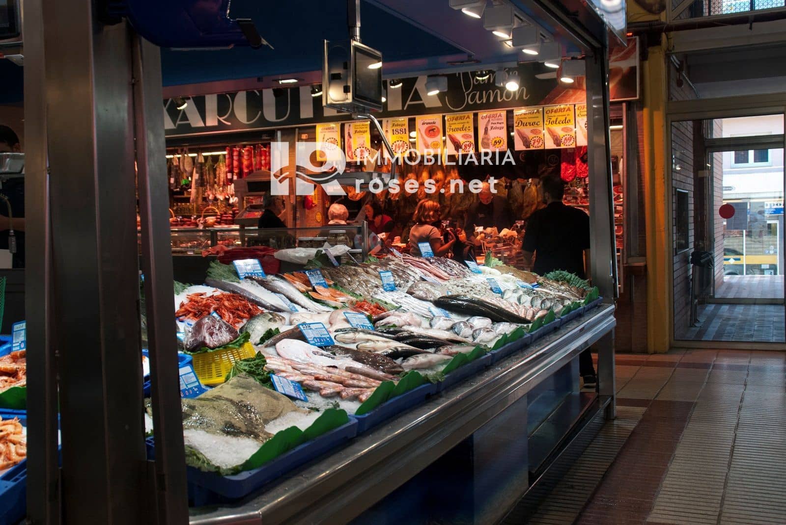 Commercieel te koop in Roses - € 320.000 (Ref: 6304597)