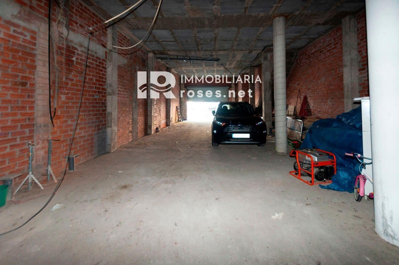 Commercieel te koop in Roses - € 320.000 (Ref: 6304597)