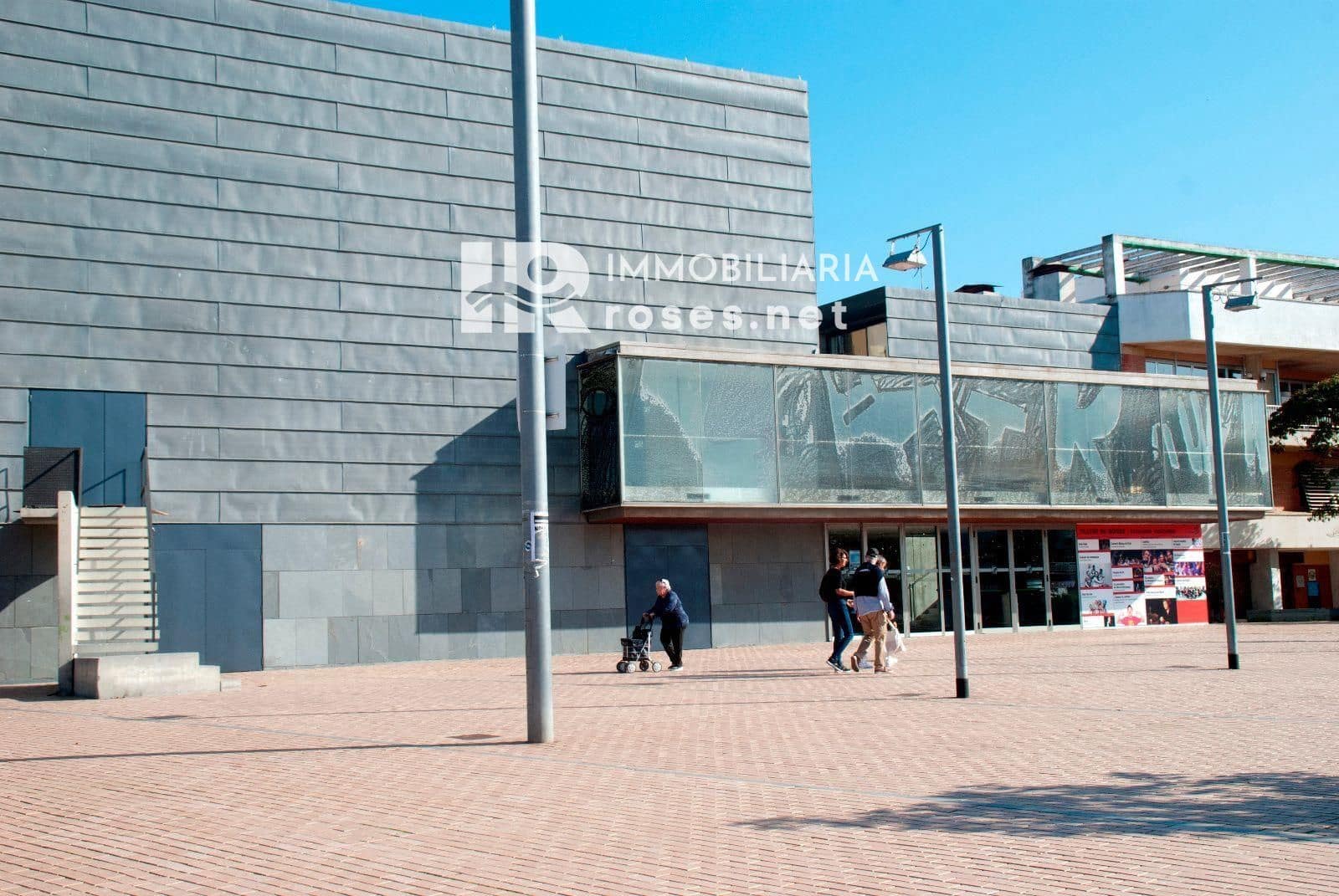 Commercieel te koop in Roses - € 320.000 (Ref: 6304597)