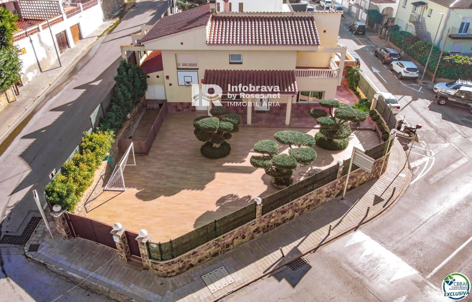 3 slaapkamer Villa te koop in Roses met zwembad - € 675.000 (Ref: 6304633)