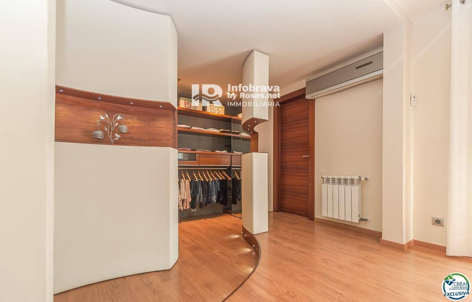 3 slaapkamer Villa te koop in Roses met zwembad - € 675.000 (Ref: 6304633)