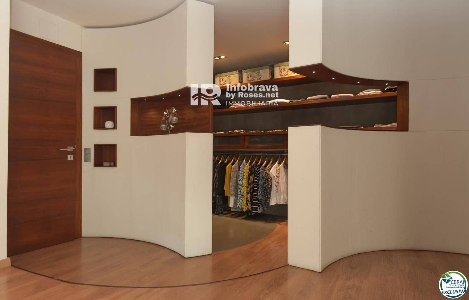 3 slaapkamer Villa te koop in Roses met zwembad - € 675.000 (Ref: 6304633)