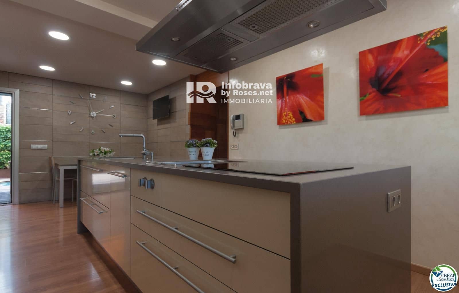 3 slaapkamer Villa te koop in Roses met zwembad - € 675.000 (Ref: 6304633)