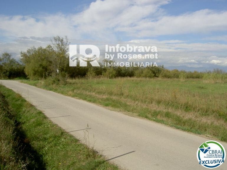 Grunde uden byggetilladelser til salg i Sant Pere Pescador - € 40.000 (Ref: 6305395)