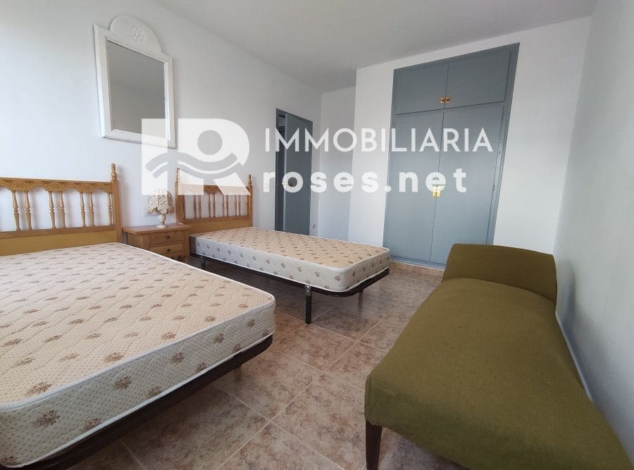 2 bedroom Beach Apartment for sale in Roses - € 235,755 (Ref: 7544320)