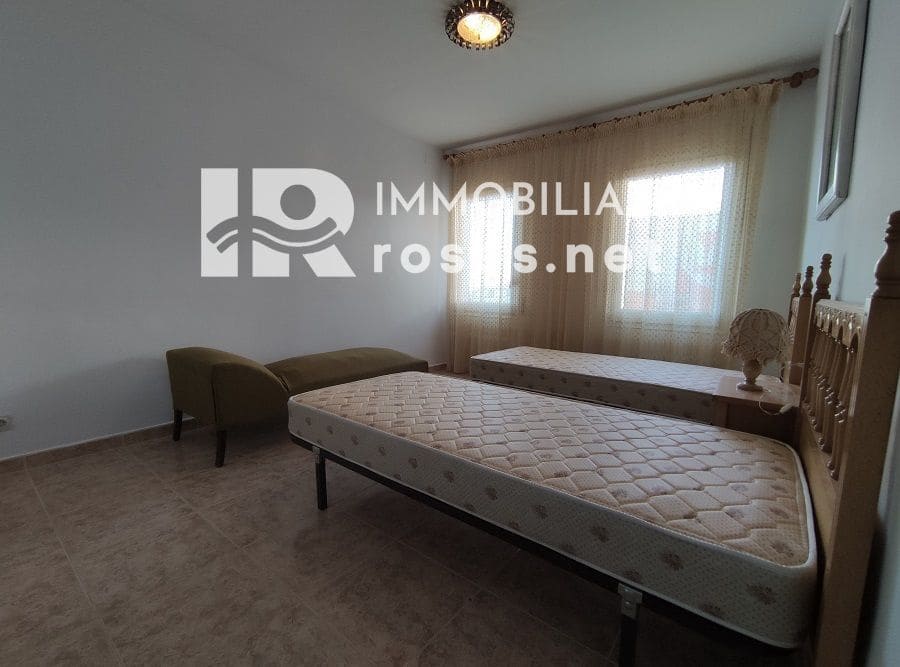 2 bedroom Beach Apartment for sale in Roses - € 235,755 (Ref: 7544320)