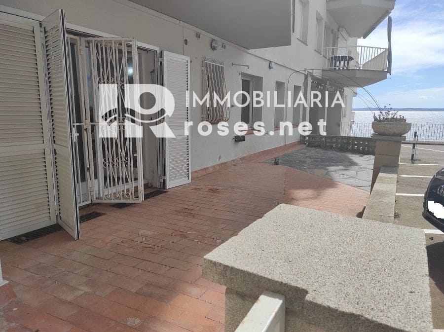 2 bedroom Beach Apartment for sale in Roses - € 235,755 (Ref: 7544320)