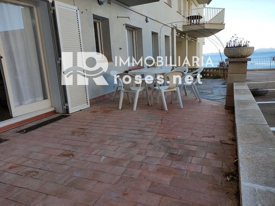 2 bedroom Beach Apartment for sale in Roses - € 235,755 (Ref: 7544320)