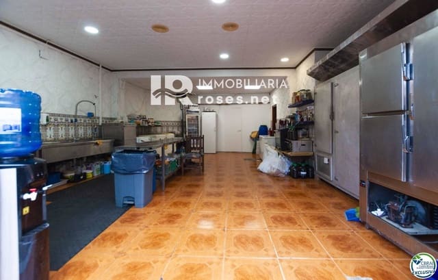 Commercial for sale in Roses - € 746,000 (Ref: 7559152)