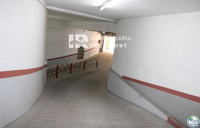 Garage for sale in Roses - € 24,000 (Ref: 7665439)