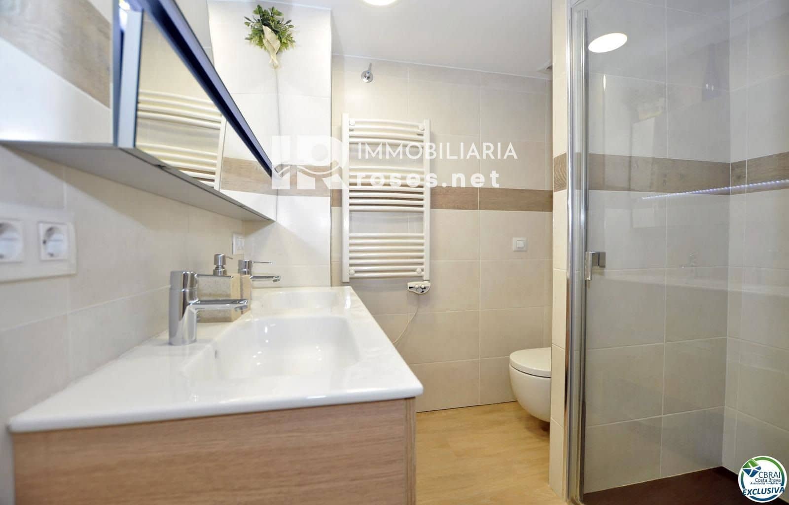 2 bedroom Beach Apartment for sale in Roses - € 385,000 (Ref: 7752197)