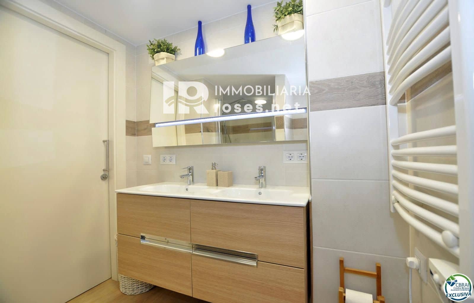 2 bedroom Beach Apartment for sale in Roses - € 385,000 (Ref: 7752197)